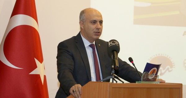 Mersin Üniversitesi Rektörü Prof. Dr. Ahmet Çamsarı