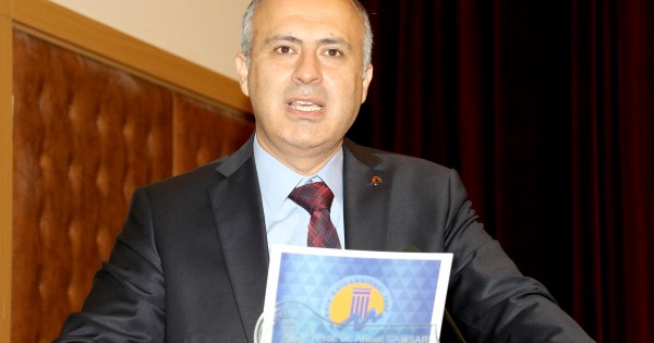 Mersin Üniversitesi Rektörü Prof. Dr. Ahmet Çamsarı